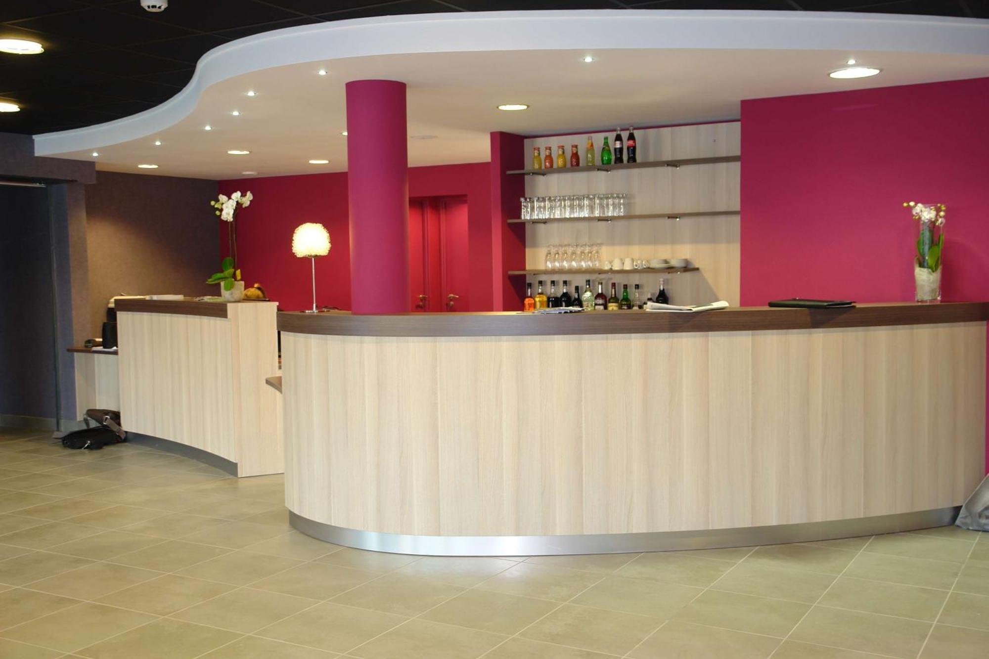 Brit Hotel Vannes-Theix Bagian luar foto